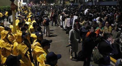 Protesta de Yo Soy 132 frente a Televisa.