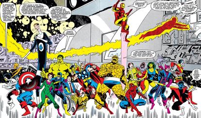 En 1984 'Secret Wars' fue la primera vez que los héroes y villanos de Marvel más famosos se unieron en un evento veraniego, algo que se convirtió en toda una tradición de la industria. La veintena de personajes eran transportados a un mundo alienígena para enfrentarse a sus rivales, juntos pero no revueltos. En realidad, era una simple excusa para vender muñecos de Mattel, con los que Marvel acababa de llegar a un acuerdo.