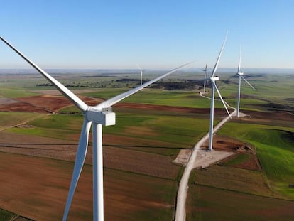 Parque eólico Las Tadeas, en Palencia, construido y operado por Cobra.