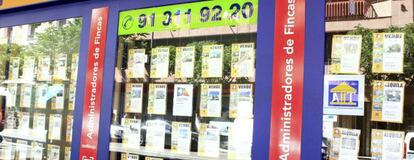 Escaparate de una inmobiliaria.