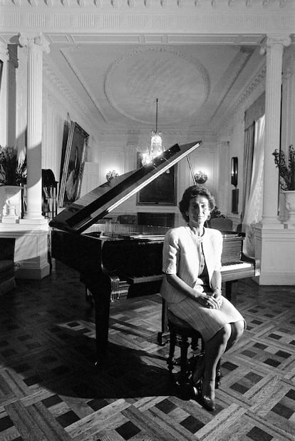 Paloma O’Shea, en el salón de música del palacio de la Magdalena en 1986. 