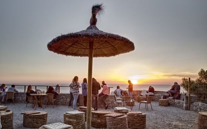 Chiringuito Mirador de sa Foradada, en Deià, un lugar para ver la puesta de sol.