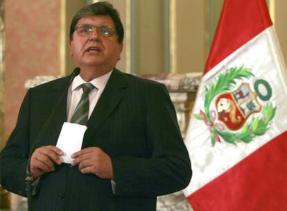 El presidente peruano, Alan García, el lunes, durante un mensaje a la nación sobre el caso de espionaje.
