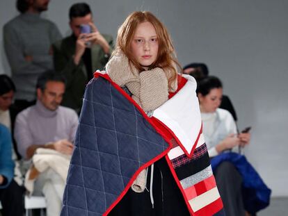 Moises Nieto critica el demente consumo actual de moda