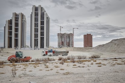 Edificios en construcción en Benidorm, España, en febrero de 2024. 