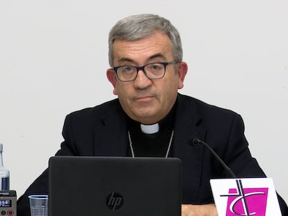 El secretario general de la Conferencia Episcopal Española (CEE), Luis Argüello, este viernes en Santiago de Compostela.