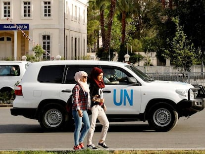 Un vehículo de la ONU que transporta a inspectores de armas químicas, en Damasco.