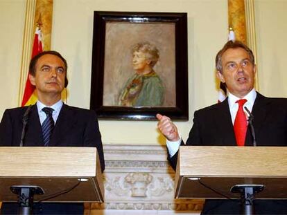 José Luis Rodríguez Zapatero y Tony Blair, durante la conferencia de prensa conjunta tras su entrevista en Downing Street.