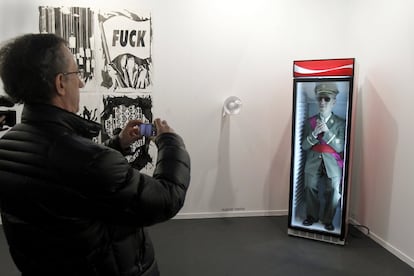 La polémica escultura 'Always Franco', de Eugenio Merino, durante su exposición en la feria ARCO 2012.
