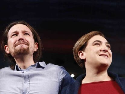 Pablo Iglesias y Ada Colau en el mitin de La Caja Mágica celebrado este domingo en Madrid.