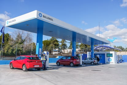 Gasolinera Ballenoil, compañía comprada por Moeve en 2023.