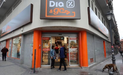 Fachada de un supermercado Dia en Madrid.