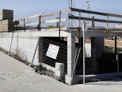 Obras de la Serra de Sanferm en Vic que Xavier Sol&agrave; ha dejado a medias.