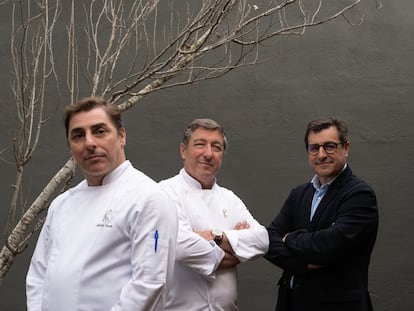 Los hermanos Roca posan en El Celler de Can Roca, el 20 de marzo.