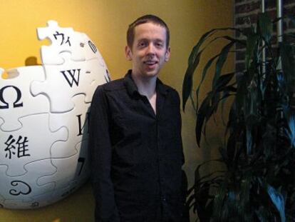 Kevin Gorman ostenta em Berkeley (Califórnia) um posto pioneiro: ensinar a editar artigos da Wikipedia.