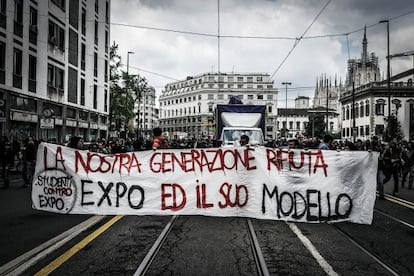 Manifestaci&oacute;n realizada en Mil&aacute;n en contra de la celebraci&oacute;n de la Expo Universal.