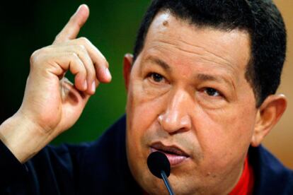 El presidente de Venezuela, Hugo Chávez, durante una conferencia de prensa en el Palacio de Miraflores de Caracas.