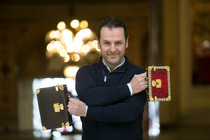 Luis Negri, artesano de bolsos, fotografiado el 30 de enero en el hotel Westing Palace de Madrid.