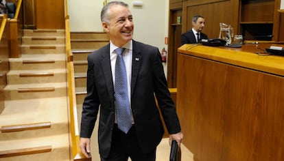 El lehendakari de camino al esca&ntilde;o este mi&eacute;rcoles en el Parlamento vasco