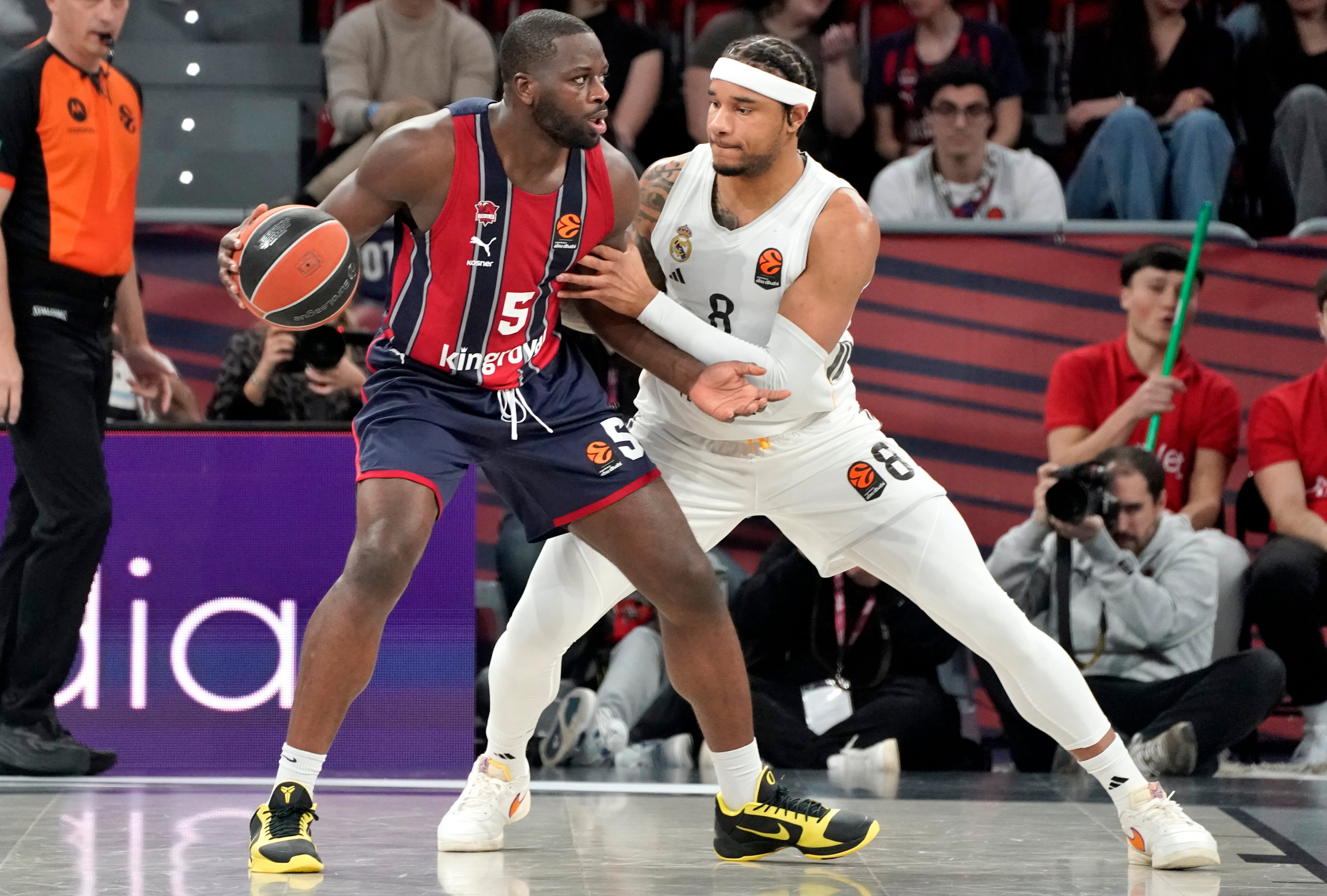 El Baskonia se la vuelve a jugar al Madrid cuando iba a cazar al líder de la Euroliga (98-96)