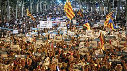 Protesta contra la encarcelación de Jordi Sànchez y Jordi Cuixart en Barcelona.