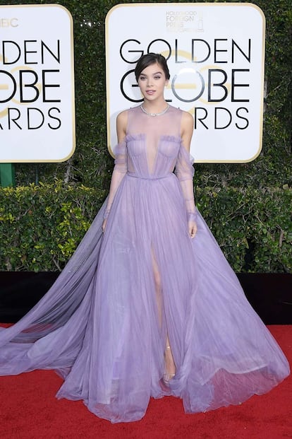 Vera Wang está detrás del vestido que lució Hailee Steinfeld.