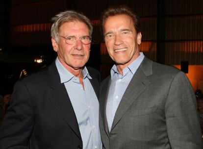 Arnold Schwarzenegger (derecha) y Harrison Ford, en California.