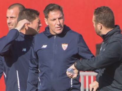 El Sevilla confirma que su entrenador, que se sometió recientemente a pruebas médicas, padece un adenocarcinoma, y que el tratamiento se decidirá en breve