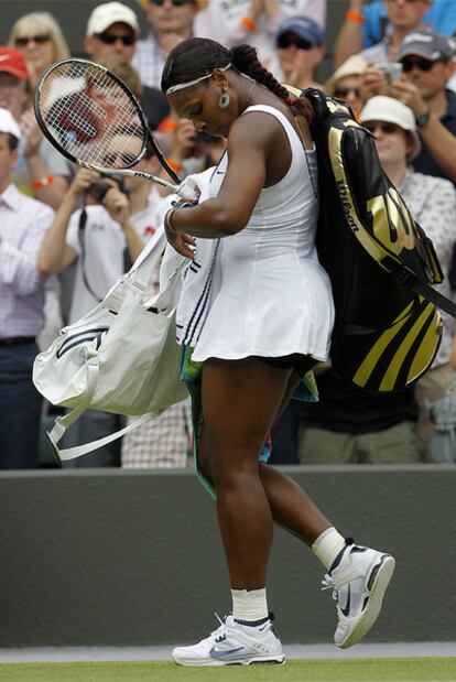 Serena abandona la pista tras caer ante Bartoli.tras