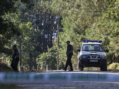 Civil Guard agents guard the site where the 12-year-old girl&#039;s body was found on Sunday.