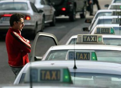 Una parada de taxis en Madrid.