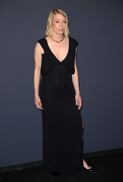 Kim Gordon llevó un vestido negro de Gucci.