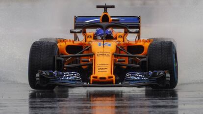 Fernando Alonso con su McLaren en el GP de Francia