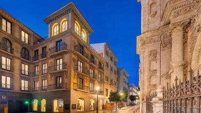 The Áurea Cathedral hotel is just 70 meters from the Granada Cathedral.