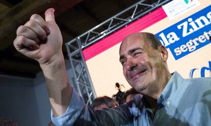 Nicola Zingaretti celebra el resultado el domingo. 