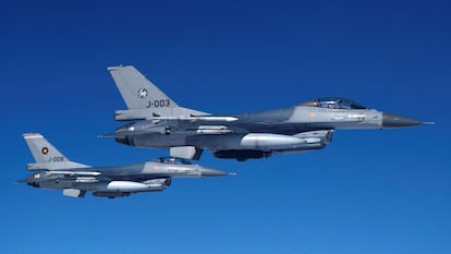 Aviones F-16 holandeses durante unas maniobras