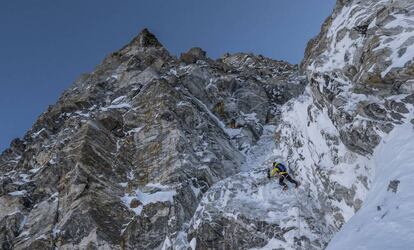 Ueli Steck, en la cara sur del Shishapangma hace un año