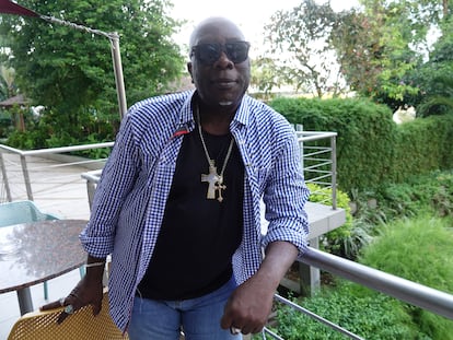 El cantante marfileño John Kyffy en Abiyán, al sur de Costa de Marfil, en julio de 2023.