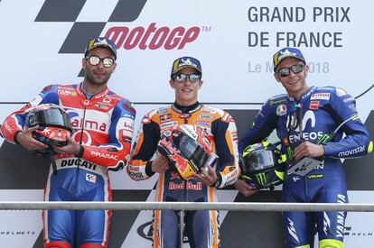 Márquez se adjudicó su tercera victoria consecutiva de la temporada por delante de los italianos Danilo Petrucci y Valentino Rossi.