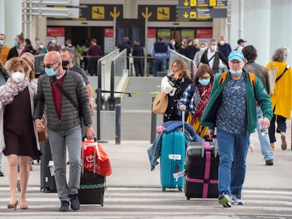 Viajeros en el aeropuerto de Palma, en una foto de archivo.