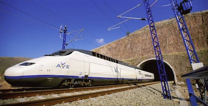 Ave entre Madrid y Sevilla.