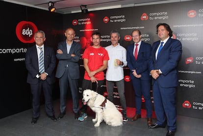 &Aacute;ngel Luis G&oacute;mez, Javier S&aacute;enz de Jubera, Pablo Cantero, con su perra July, Mart&iacute;n Fiz, Jos&eacute; &Aacute;ngel Barazal y Francisco Jos&eacute; Maldonado