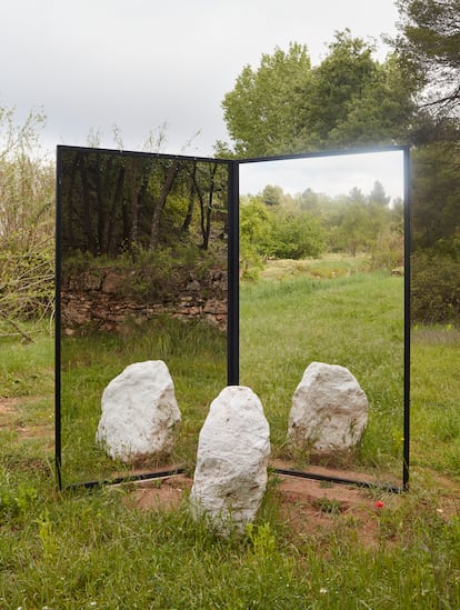 La escultura 'Absorption' de la artista Alicia Kwade.