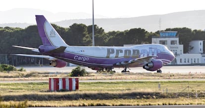 El Boeing 747 abandonado en Valencia, este viernes.