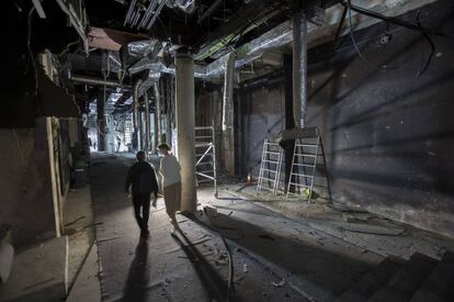 Aspecte de les obres a l'interior de la futura llibreria Finestres, a Barcelona.