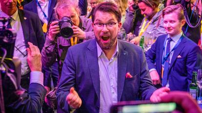 Jimmie Akesson celebraba el resultado electoral, la madrugada del lunes en un hotel de Estocolmo.