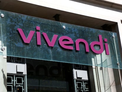 Logo de Vivendi en la entrada de sus oficinas centrales de París, el pasado agosto.