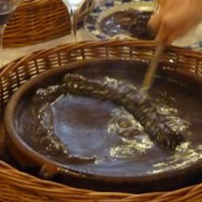 Cazuela de lamprea a la bordalesa en Casa Ramallo, en Rois, Pontevedra