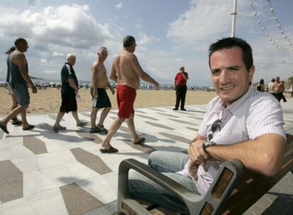 José Bañuls, en una playa de Benidorm.