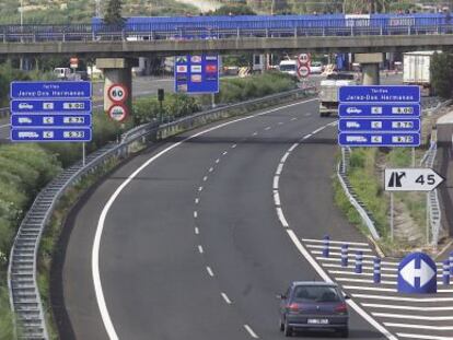Un tramo de la autopista de peaje entre Sevilla y Cádiz.